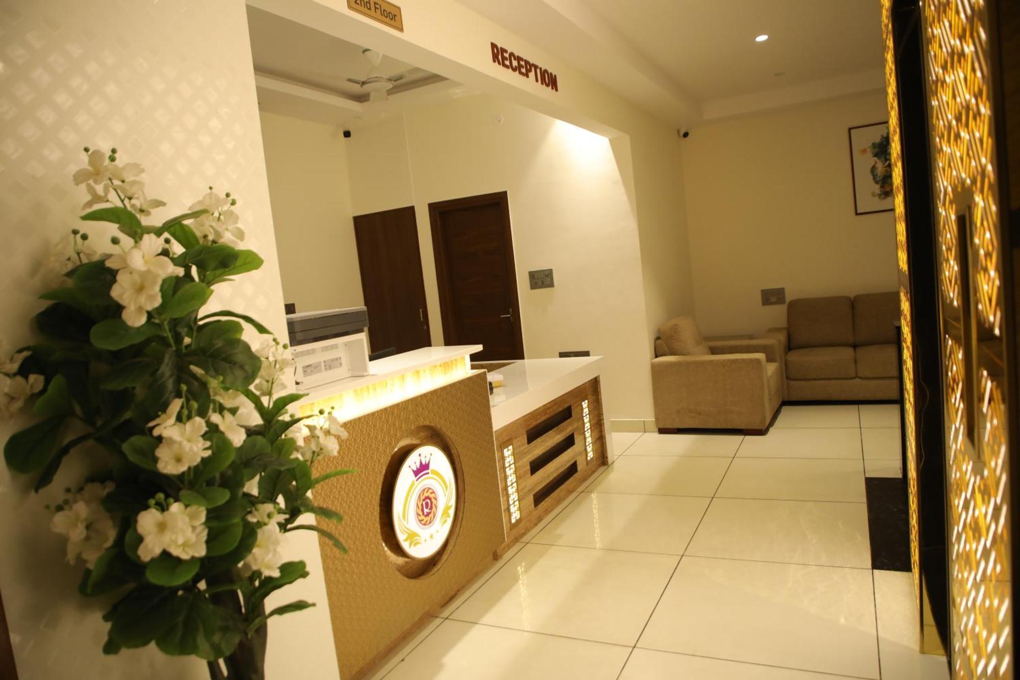 Rajathadri Royal Inn Bangalore Extérieur photo